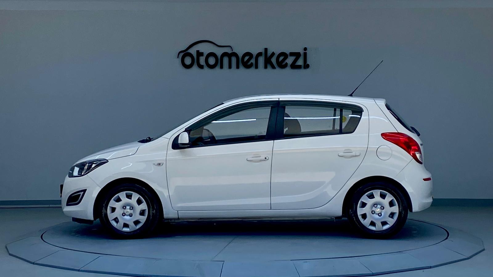 HYUNDAI i20 25